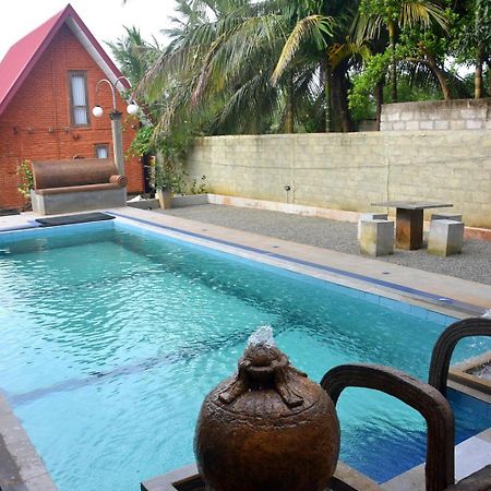Ciel Star Anuradhapura Hotel Buitenkant foto