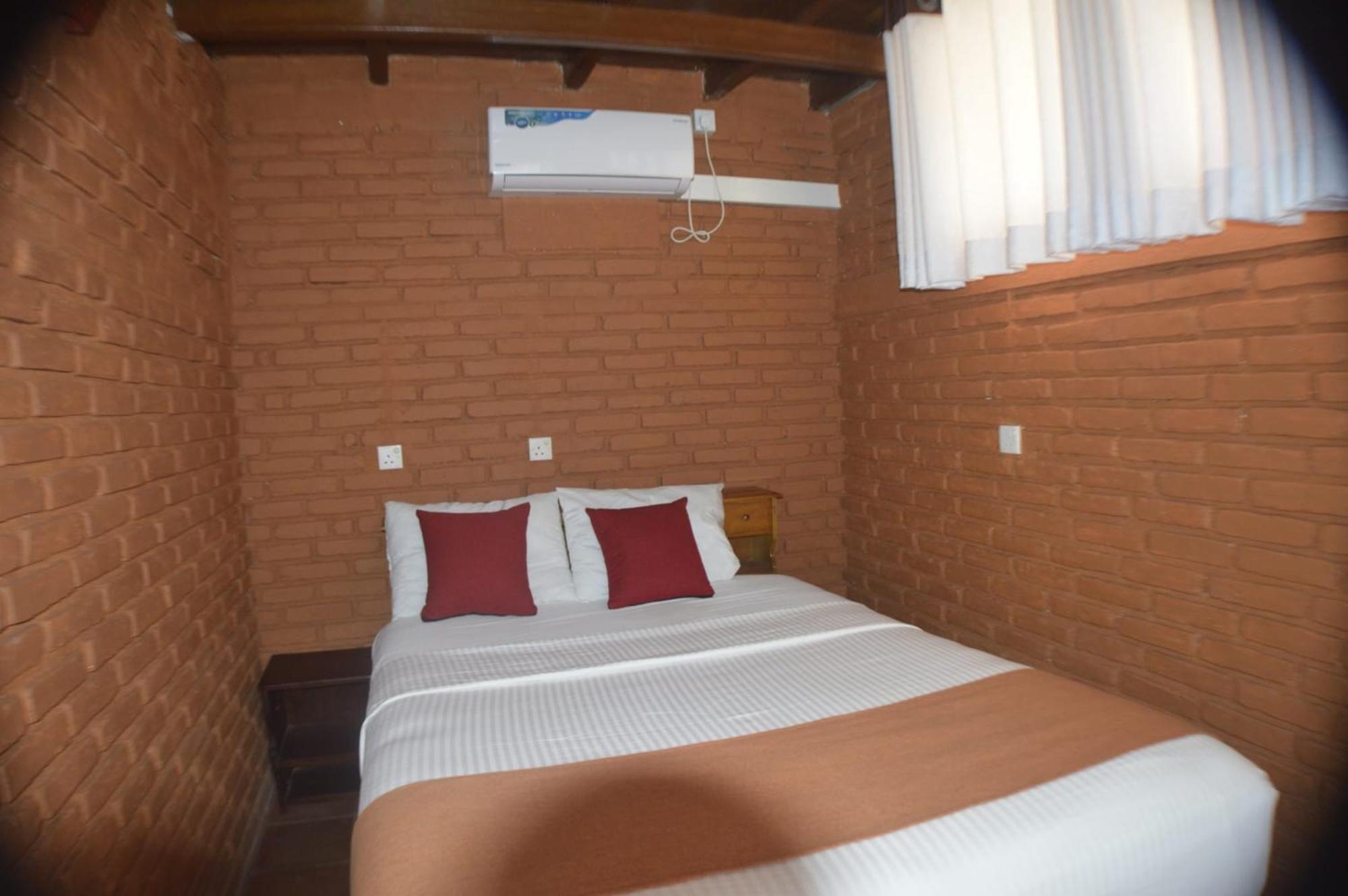 Ciel Star Anuradhapura Hotel Buitenkant foto