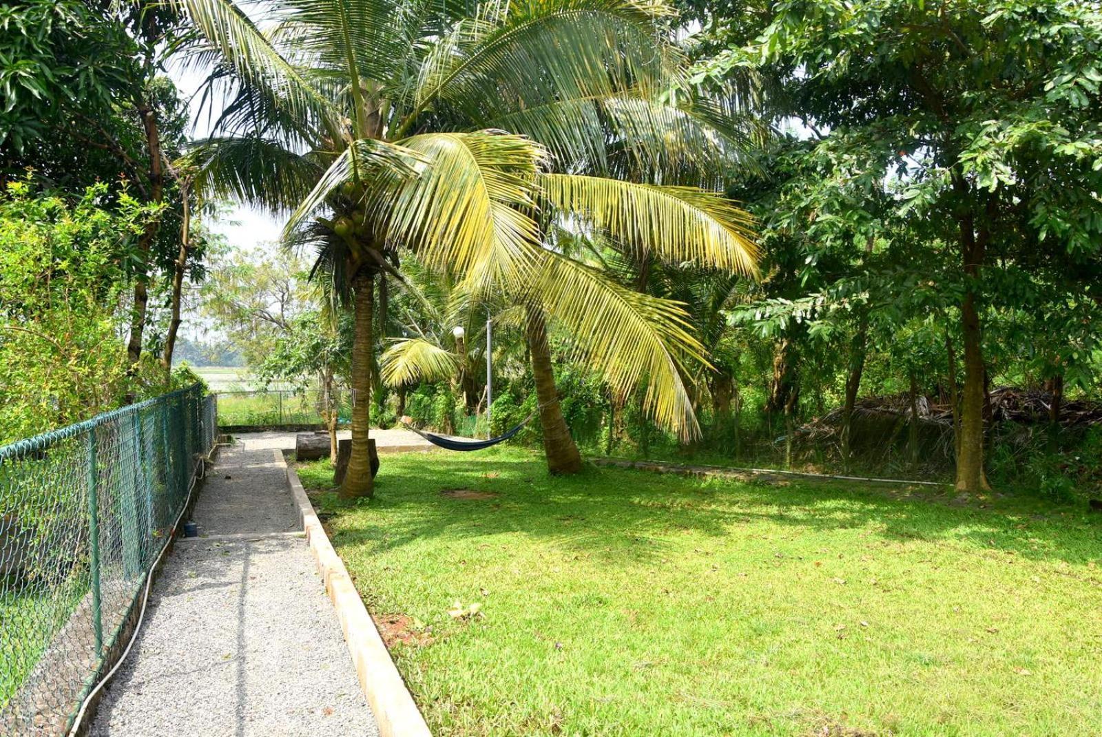 Ciel Star Anuradhapura Hotel Buitenkant foto