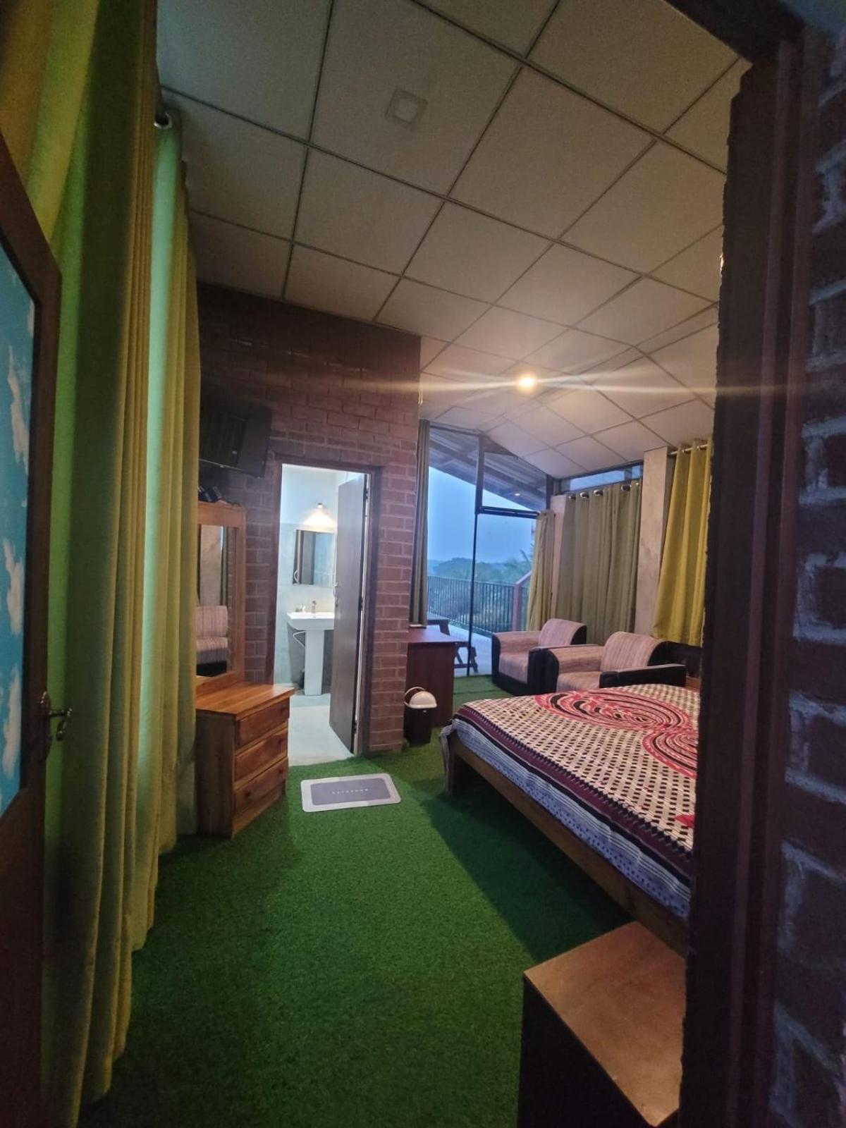 Ciel Star Anuradhapura Hotel Buitenkant foto