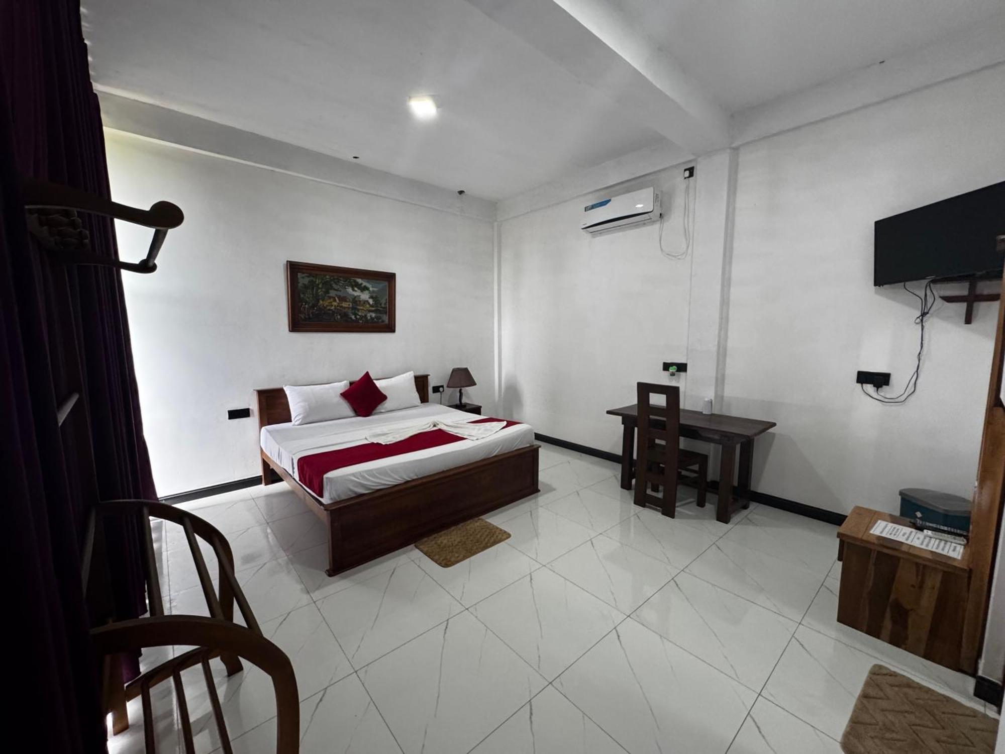 Ciel Star Anuradhapura Hotel Buitenkant foto