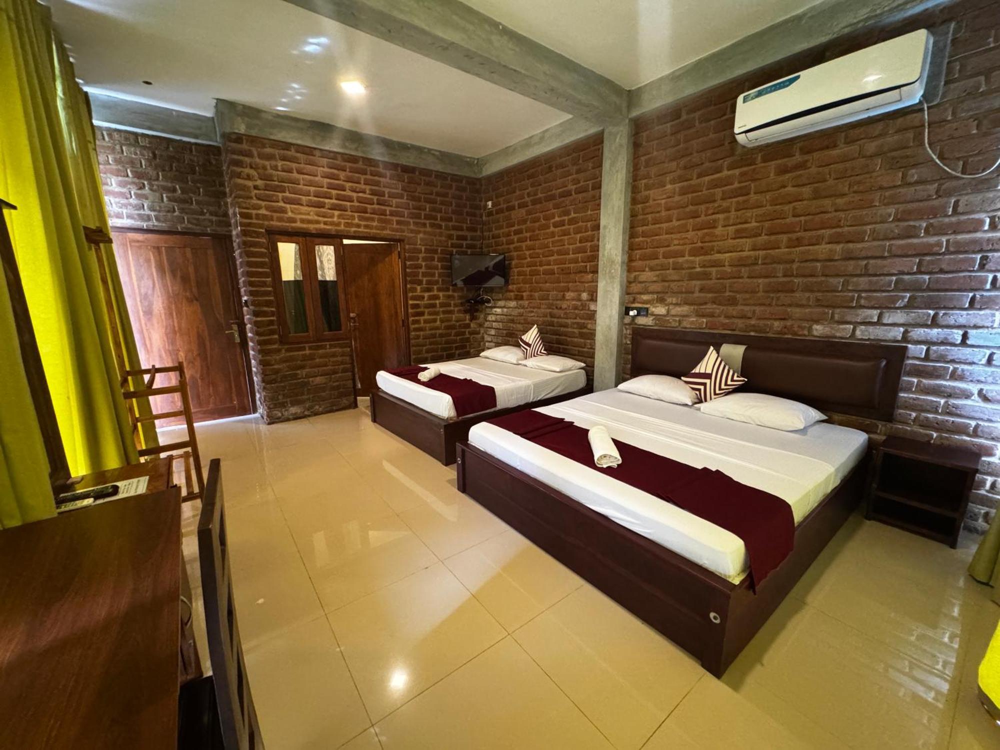 Ciel Star Anuradhapura Hotel Buitenkant foto