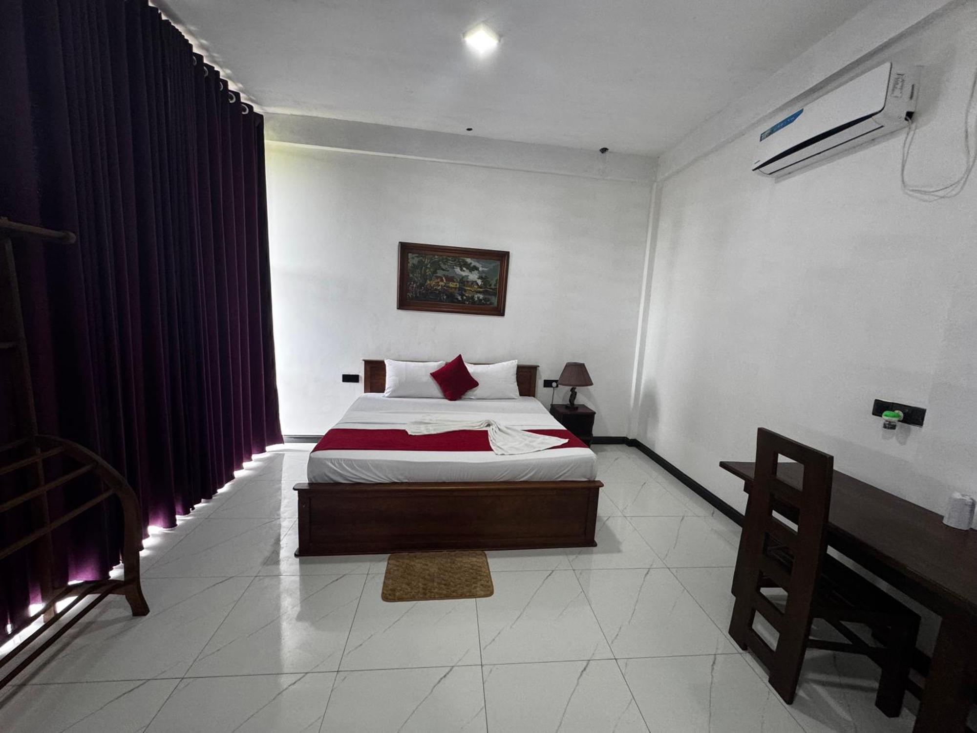 Ciel Star Anuradhapura Hotel Buitenkant foto